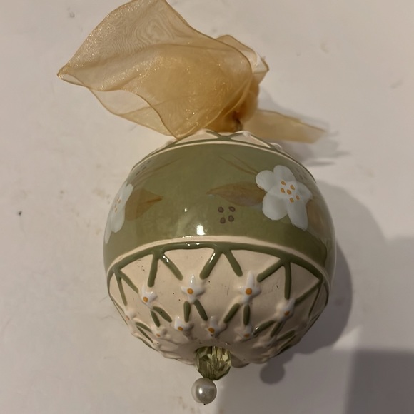Holiday Ceramic Floral Christmas Bulb with Ribbon and faux pearl - Picture 2 of 5